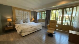 Moon Dragon Hotel inside