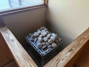 Izumo hotel sauna stones