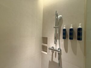 HK hotel shower