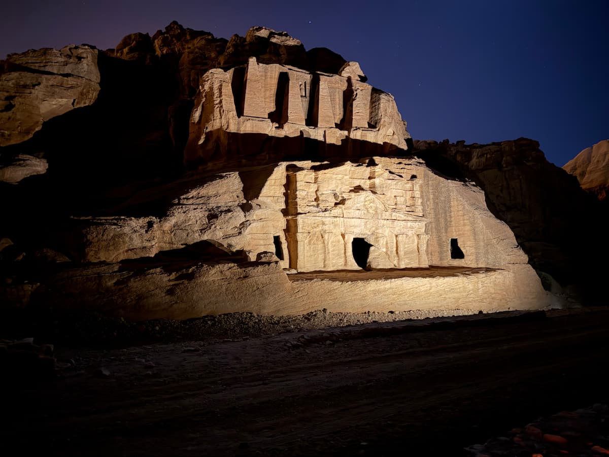 幻想的なライトアップ Petra by Night 1