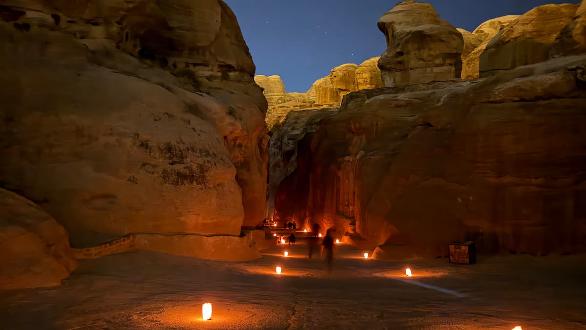 幻想的なライトアップ Petra by Night 2