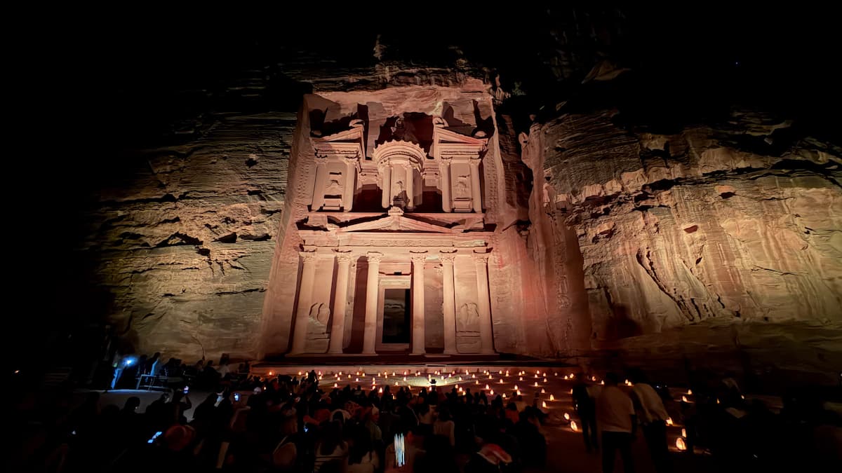 幻想的なライトアップ Petra by Night 3